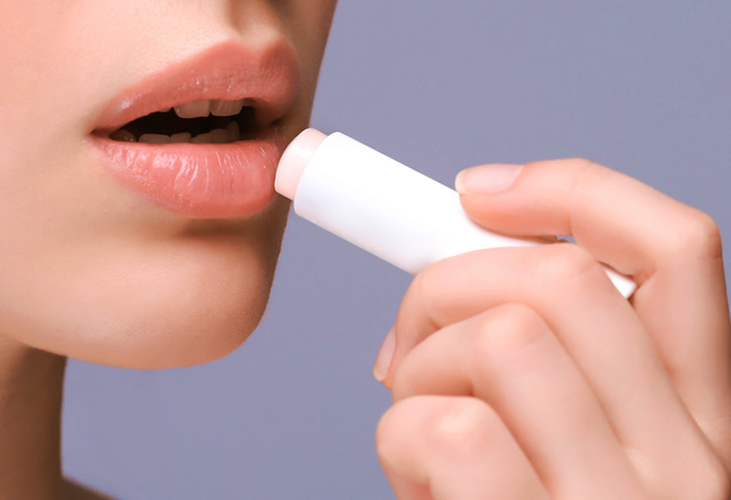 LipBalm hidratante e com efeito matte no Tratamento das Fissuras Labiais